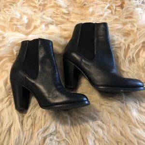 Thursday’s Boots ! Size 9